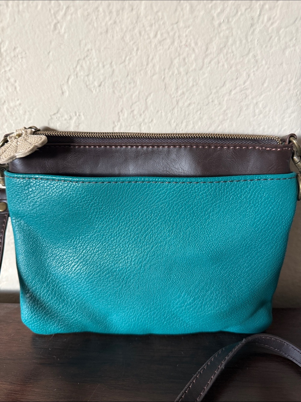 Chala Teal Crossbody with Otter - Picture 3 of 5